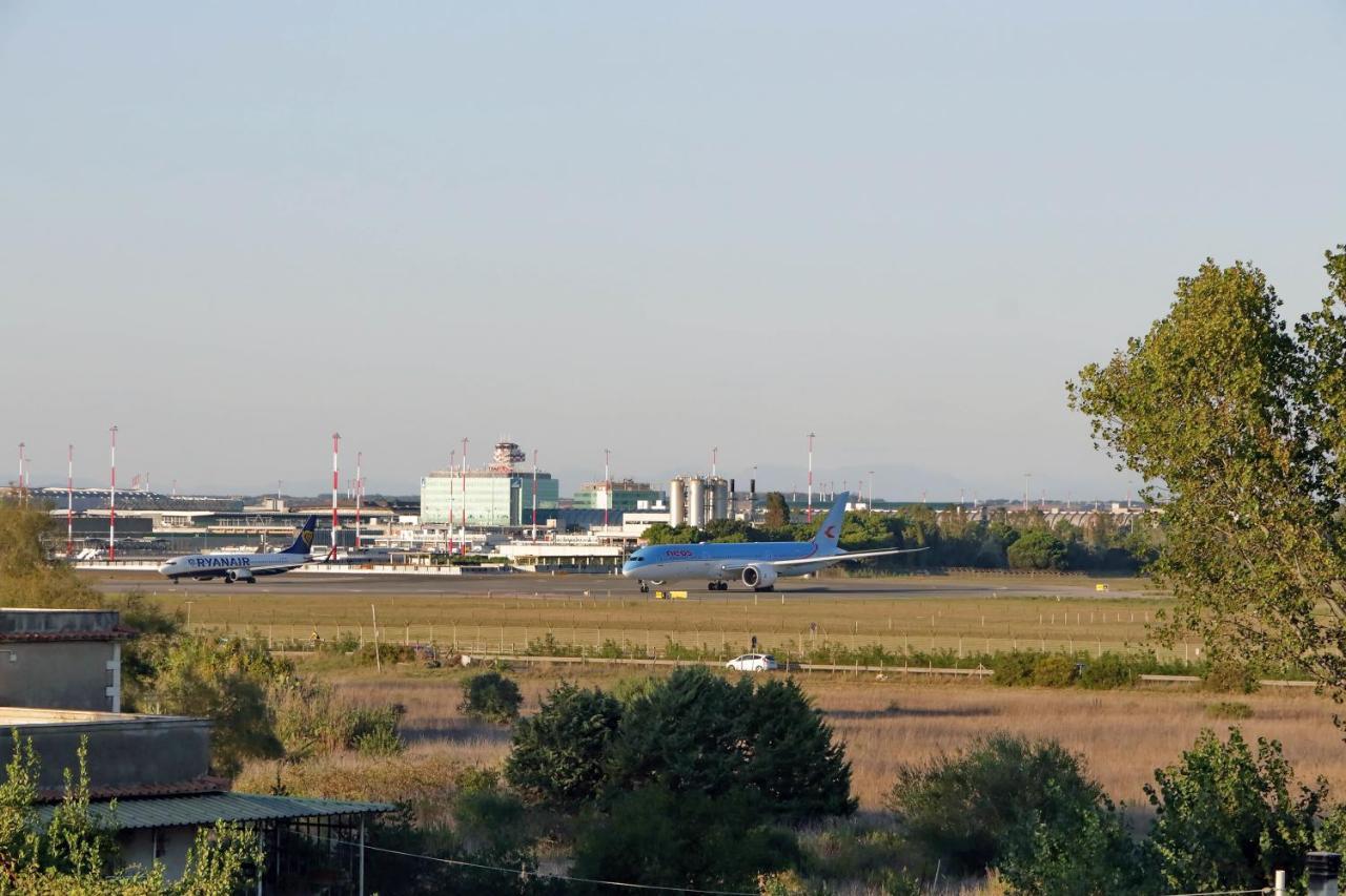 Bilocale Con Vista Sull'Aeroporto - Comodo Per Il Viaggio Fiumicino Exteriör bild