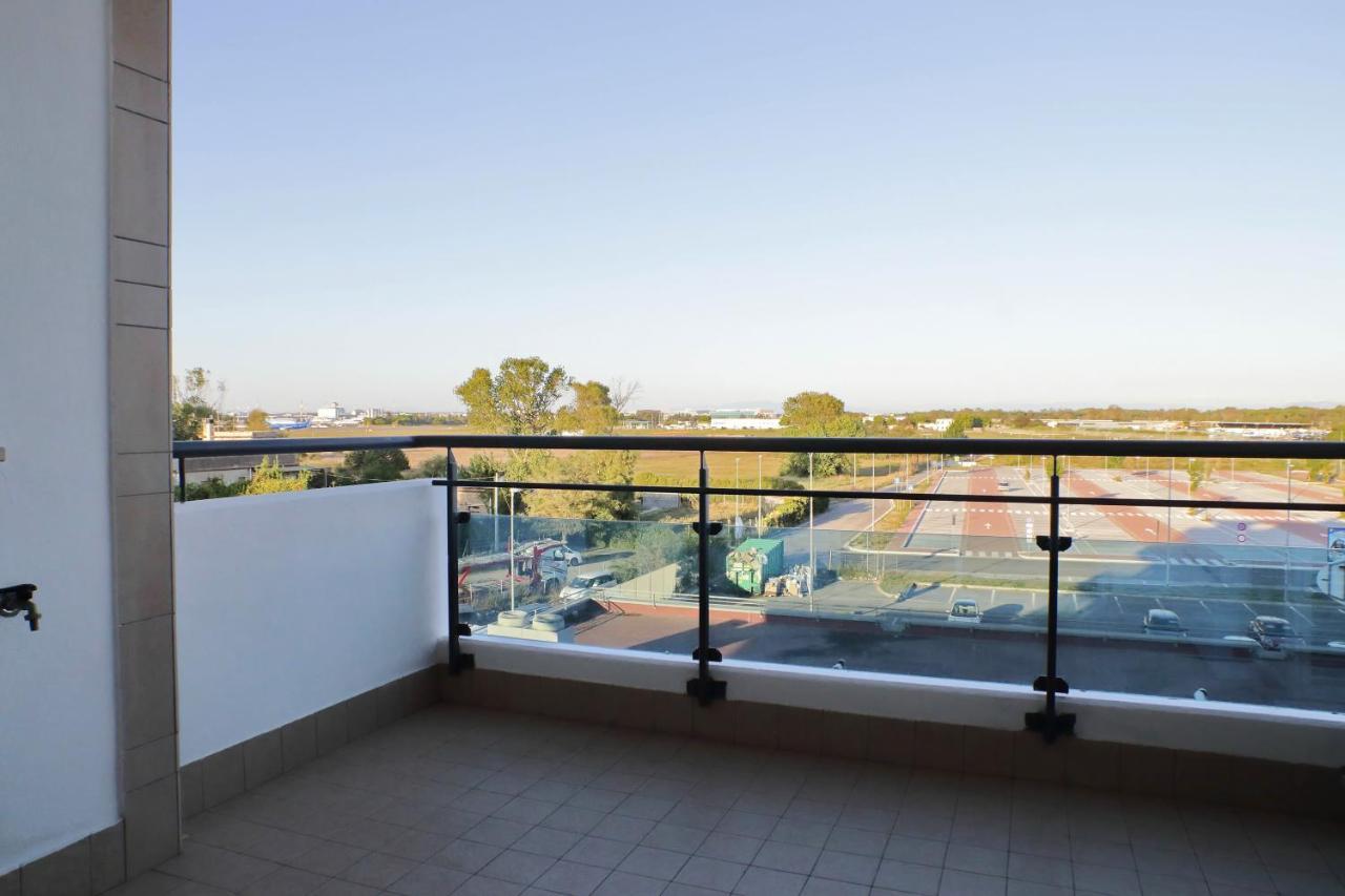 Bilocale Con Vista Sull'Aeroporto - Comodo Per Il Viaggio Fiumicino Exteriör bild